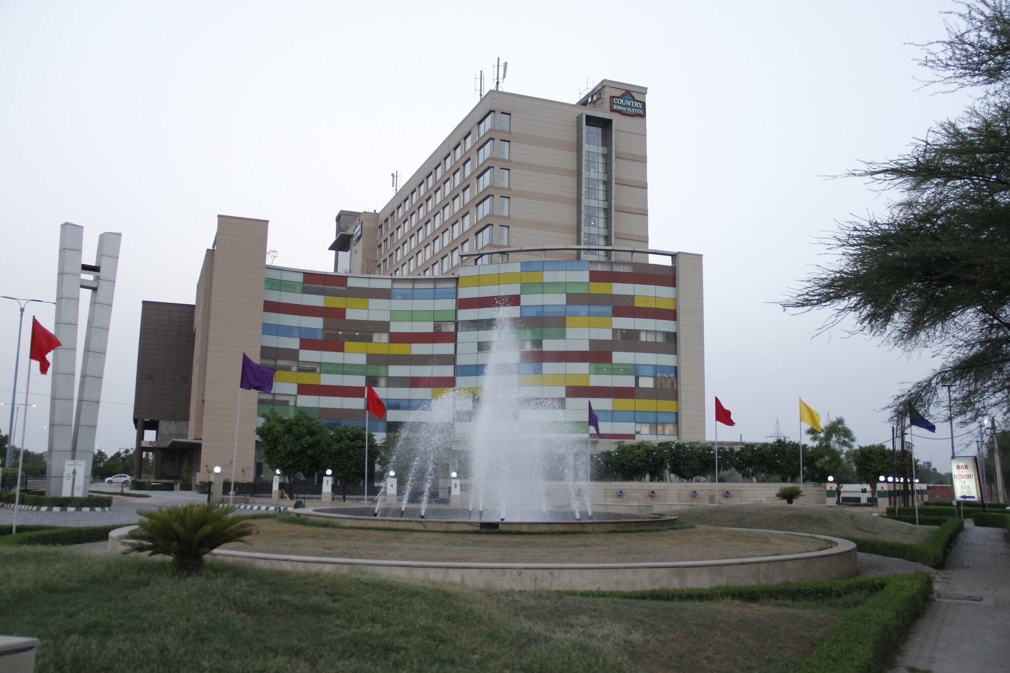 Country Inn & Suites By Radisson, באטינדה מראה חיצוני תמונה
